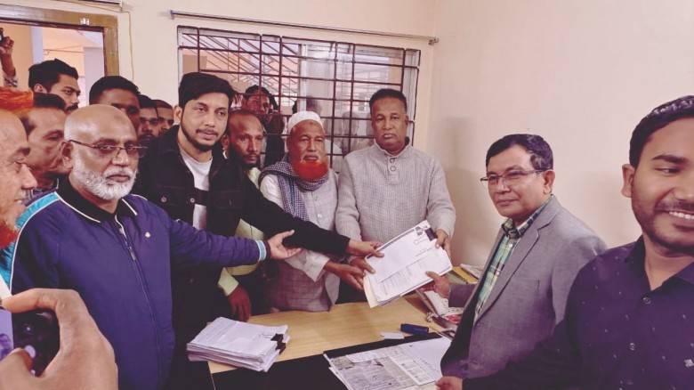 পটিয়ায় বিএনপি'র কেন্দ্রীয় নেতা   সৈয়দ শাহাদাত আহমদ এর  পক্ষে মনোনয়ন দাখিল