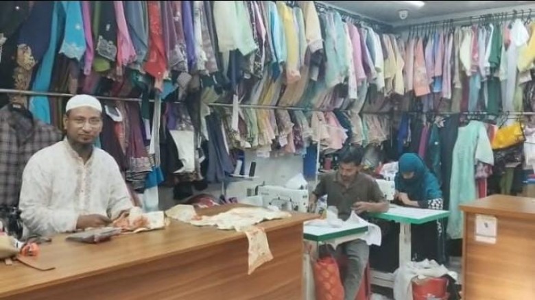 চাঁপাইনবাবগঞ্জে পবিত্র  ঈদুল ফিতর ঈদ সামনে রেখে ব্...