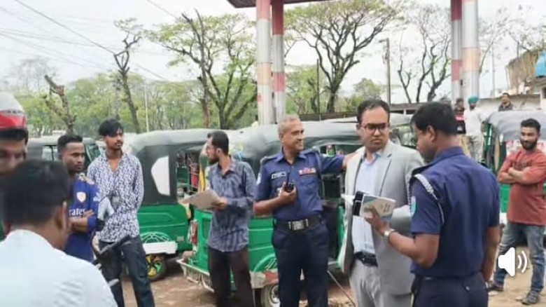 জীবিকা রক্ষায় প্রধানমন্ত্রীর হস্তক্ষেপ চান সুনামগঞ্জের বাইকাররা