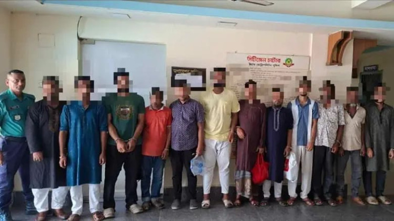 বগুড়া আদমদীঘিতে বিশেষ অভিযানে গাঁজা ও ইয়াবাসহ ১৩ আসামি গ্রেফতার