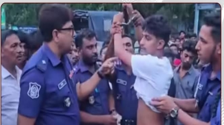 নোয়াখালীর বেগমগঞ্জে ৩টি বিদেশি পিস্তল সহ এক যুবককে আটক করেছে পুলিশ