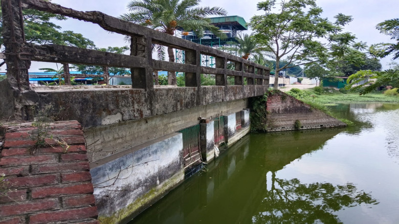 ঝিকরগাছার নির্বাসখোলায় খালের পানিপ্রবাহ নিয়ে উদ্বেগ, বর্ষার আগে জলাবদ্ধতার শঙ্কা