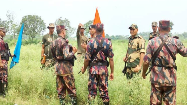 চাঁপাইনবাবগঞ্জ সীমান্তে ২০ জনকে পুশ-ইনের চেষ্টা ব্যর্থ, বিজিবির কড়া অবস্থানে পিছু হটলো বিএসএফ