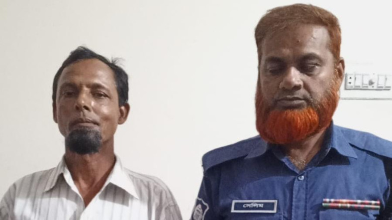 ঝিকরগাছায় বুদ্ধিপ্রতিবন্ধী কিশোরীকে ধর্ষণ। অভিযুক্ত  লম্পট ধর্ষক পুলিশের হাতে আটক