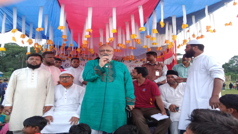 ঝিকরগাছায় ঐতিহ্যবাহী ঘোড়দৌড় অনুষ্ঠিত