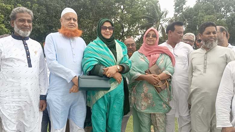 নাগরপুরে নদীভাঙনের সংবাদ পেয়ে নন্দপাড়ায় ছুটে গেলেন এমপি লাভলু