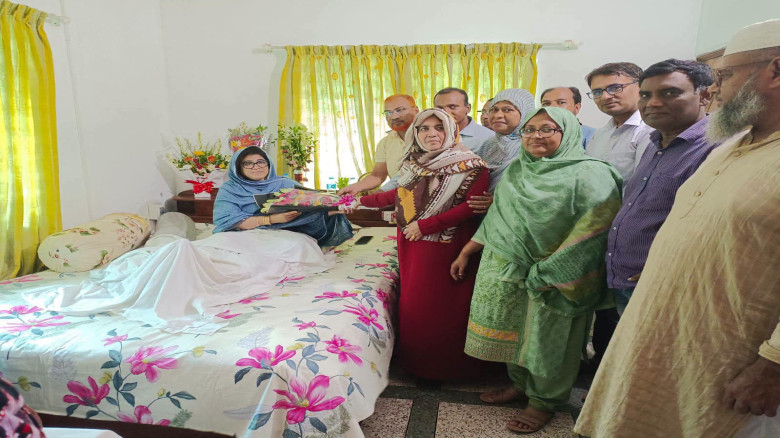 ঝিকরগাছায় অসুস্থ মহিলা সংসদ সদস্য সাবিরা সুলতানার দেখতে গেলেন উপজেলা স্কাউটসের নেতৃবৃন্দ