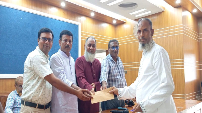 পীরগঞ্জে অবসরপ্রাপ্ত শিক্ষকদের সম্মাননা, আর্থিক সহায়তা ৯ লাখ ৪০ হাজার টাকা প্রদান