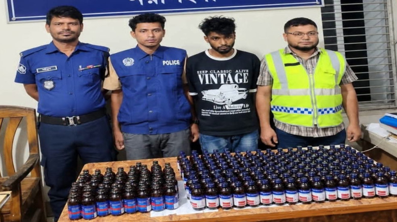 নরসিংদীর শিবপুরে ফেনসিডিল সহ প্রাইভেট কার জব্দ গ্রেফতার ০১