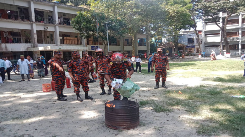 নরসিংদীতে শিবপুরে আন্তর্জাতিক দুর্যোগ প্রশমন দিবস উপলক্ষ্যে র‌্যালি ও মহড়া অনুষ্ঠিত